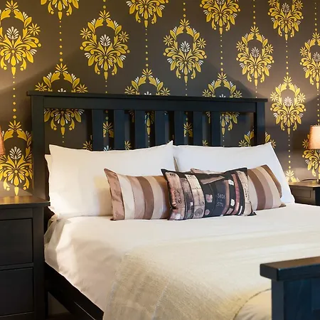 بيت ريفي The Midland *
